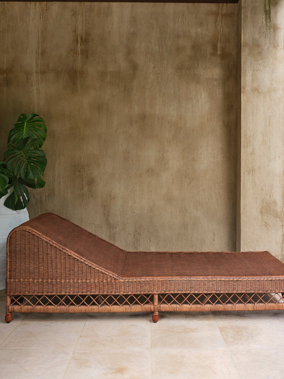 August Daybed