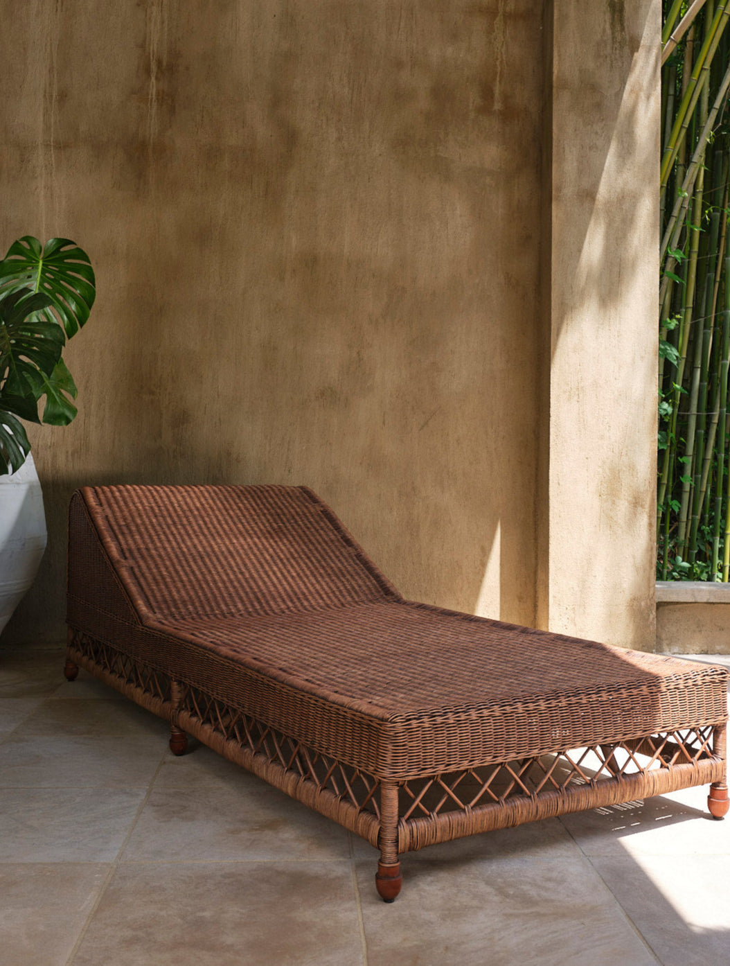 August Daybed